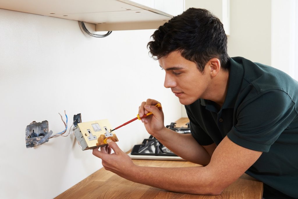 Don’t Fix These Electrical Issues on Your Own 1 Stop Mechanical Inc.